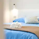 Casa Luna Nel Cuore Di Cagliari A 10 Minuti In Macchina Dalle Spiagge Piu Belle